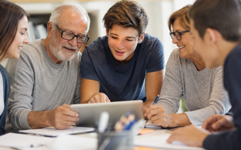 Dialogo intergenerazionale e storytelling digitale: webinar gratuito per educatori e insegnanti